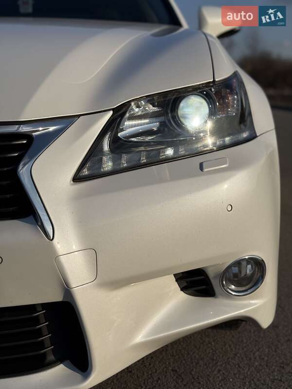 Седан Lexus GS 2014 в Львові