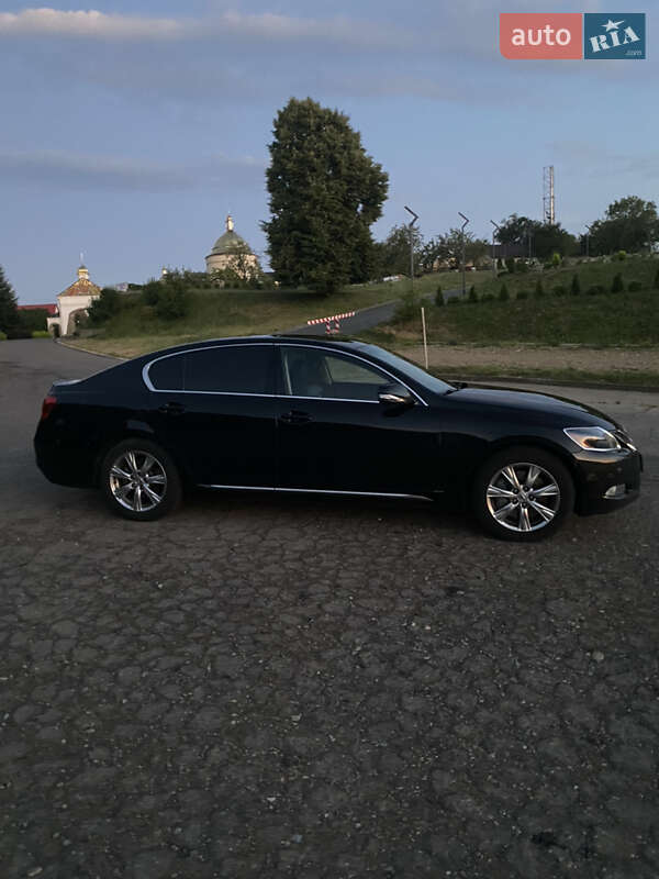 Седан Lexus GS 2011 в Долине