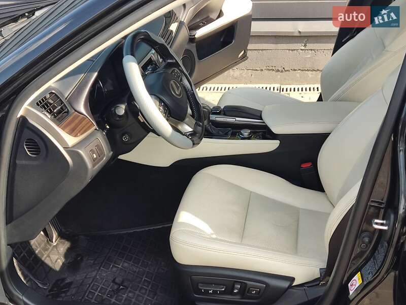 Седан Lexus GS 2017 в Киеве