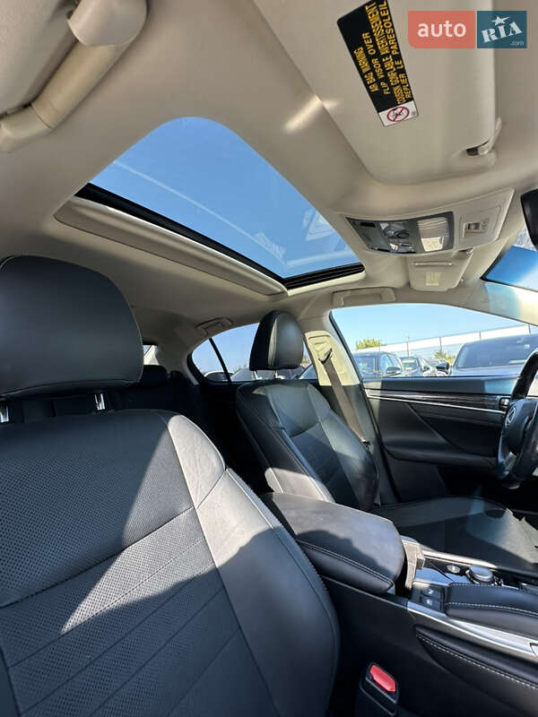 Седан Lexus GS 2015 в Івано-Франківську