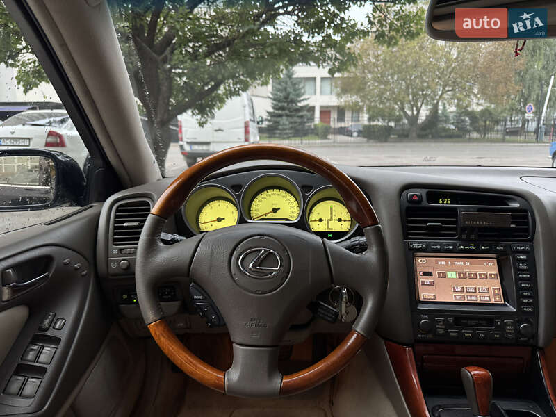 Седан Lexus GS 2000 в Луцке