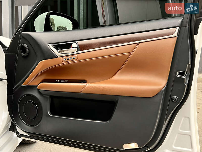 Седан Lexus GS 2012 в Киеве