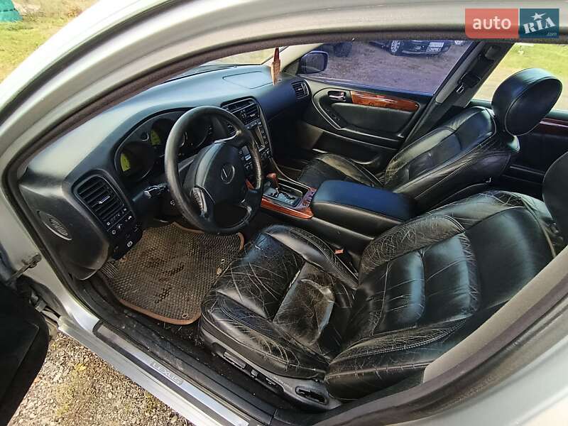 Седан Lexus GS 2000 в Жидачове