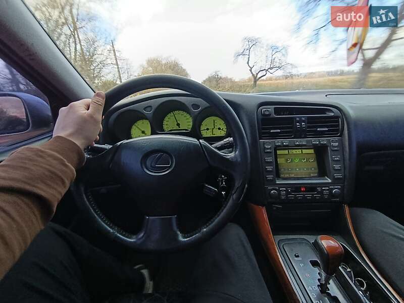 Седан Lexus GS 2000 в Жидачове