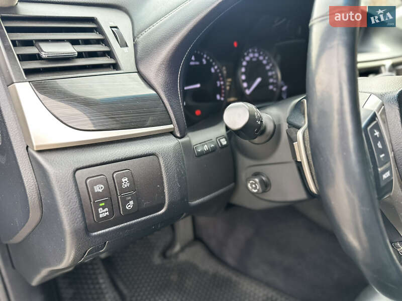 Седан Lexus GS 2012 в Тульчине