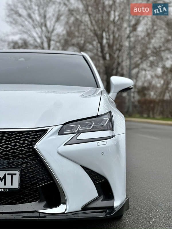Седан Lexus GS 2016 в Киеве фото 10 Седан Lexus GS 2016 в Киеве