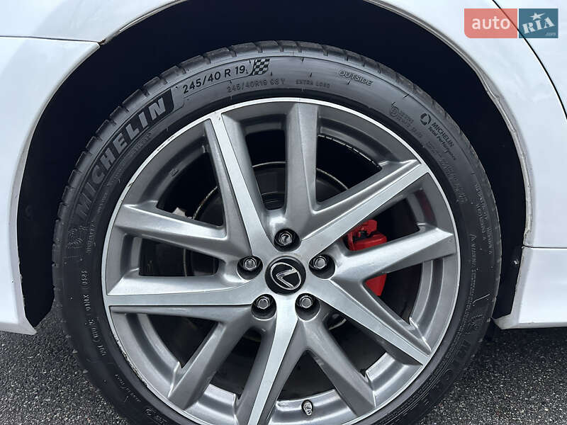 Седан Lexus GS 2016 в Киеве фото 37 Седан Lexus GS 2016 в Киеве