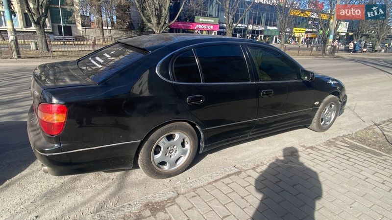 Седан Lexus GS 2000 в Павлограді