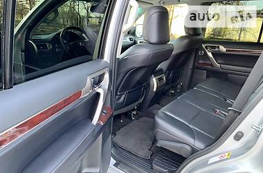 Позашляховик / Кросовер Lexus GX 2010 в 