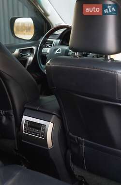 Позашляховик / Кросовер Lexus GX 2011 в 
