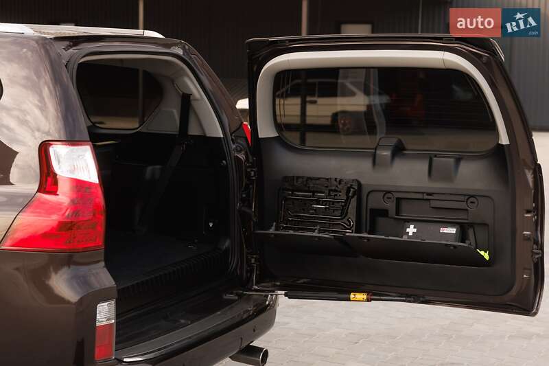 Внедорожник / Кроссовер Lexus GX 2011 в Дубно