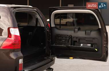 Позашляховик / Кросовер Lexus GX 2011 в 