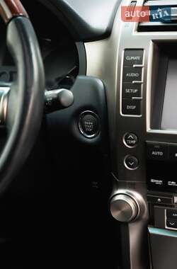 Позашляховик / Кросовер Lexus GX 2011 в 