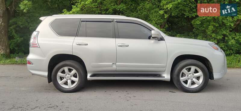 Внедорожник / Кроссовер Lexus GX 2010 в Чорткове