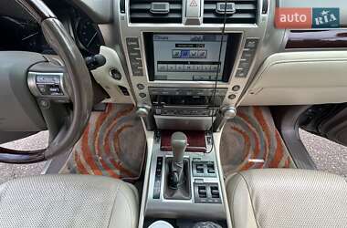 Позашляховик / Кросовер Lexus GX 2010 в 