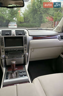 Внедорожник / Кроссовер Lexus GX 2011 в 