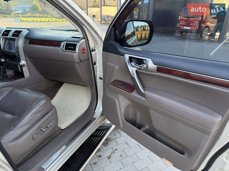 Позашляховик / Кросовер Lexus GX 2010 в Золочеві