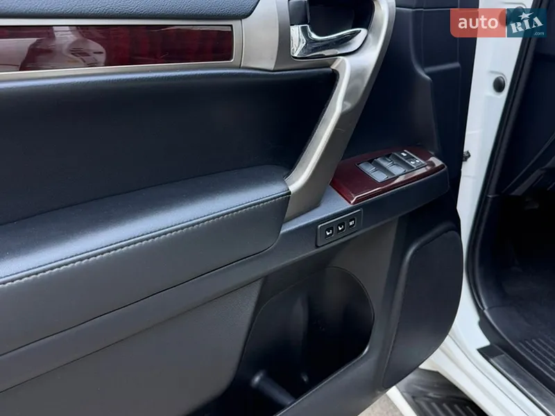 Lexus GX 2016 VIN JTJBM7FX2G5141981 фото оголошення 16 з 60