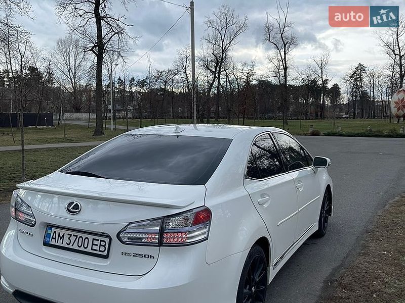 Седан Lexus HS 2009 в Киеве