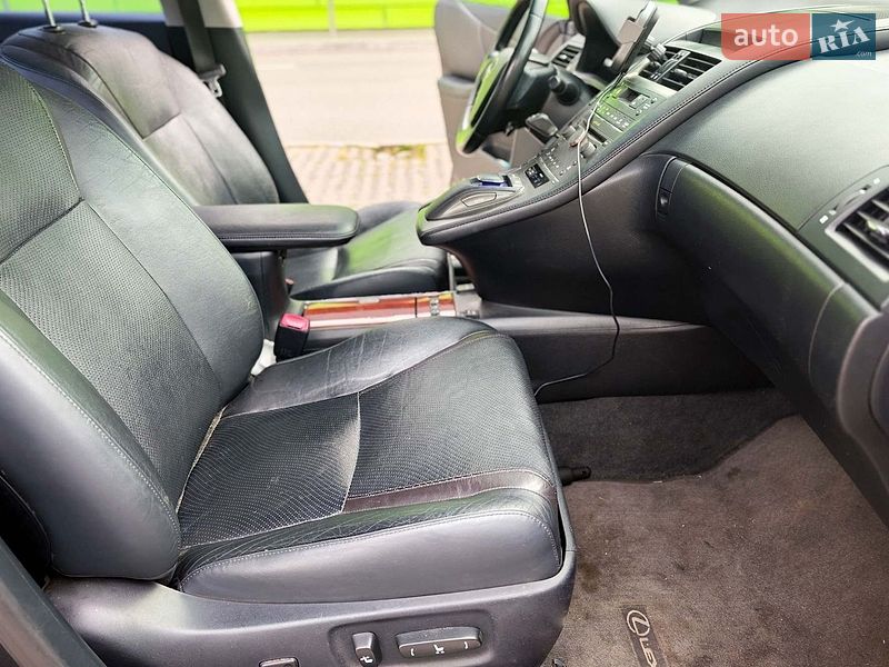 Седан Lexus HS 2011 в Києві
