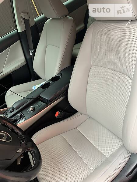Седан Lexus IS 2015 в Одесі фото 46 Седан Lexus IS 2015 в Одесі