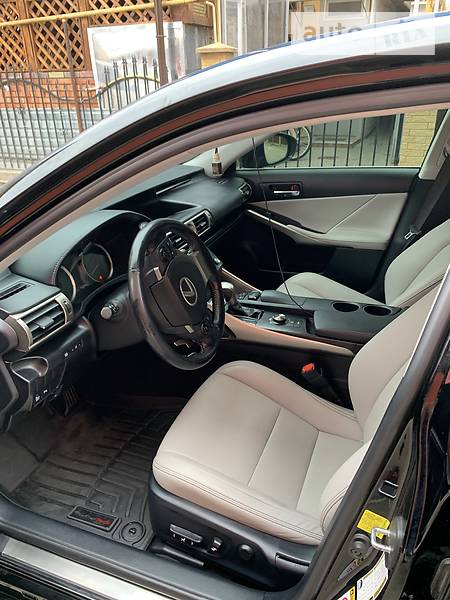 Седан Lexus IS 2015 в Одесі фото 56 Седан Lexus IS 2015 в Одесі