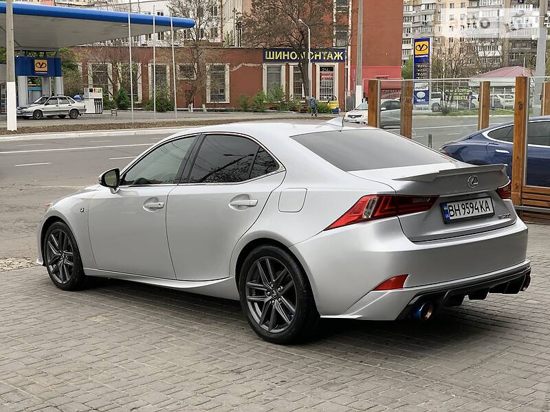 Седан Lexus IS 2014 в 