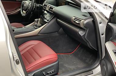 Седан Lexus IS 2014 в 