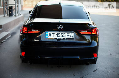 Седан Lexus IS 2014 в Тернополі
