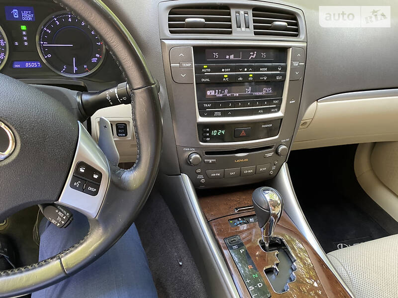 Седан Lexus IS 2010 в Києві