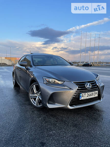 Седан Lexus IS 2017 в Львове