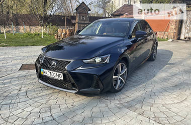 Седан Lexus IS 2017 в Києві