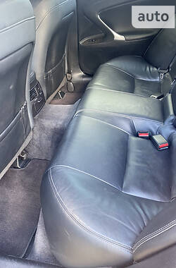 Седан Lexus IS 2011 в 