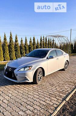 Седан Lexus IS 2011 в Львові