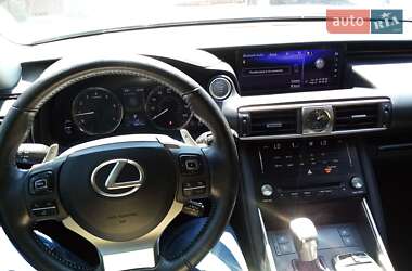Седан Lexus IS 2017 в Новому Бузі