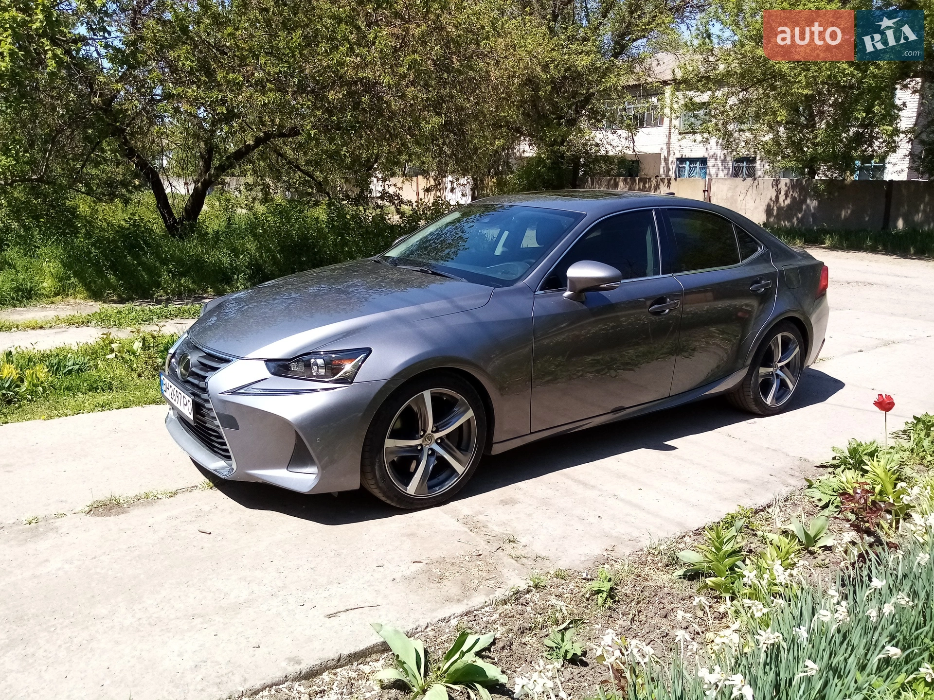 2017 Lexus IS - фото 1