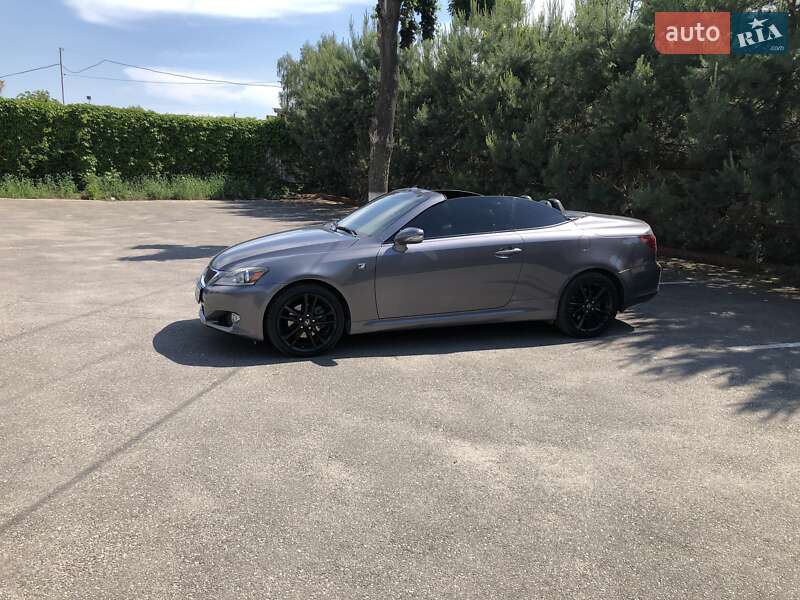 Седан Lexus IS 2014 в Гнивани
