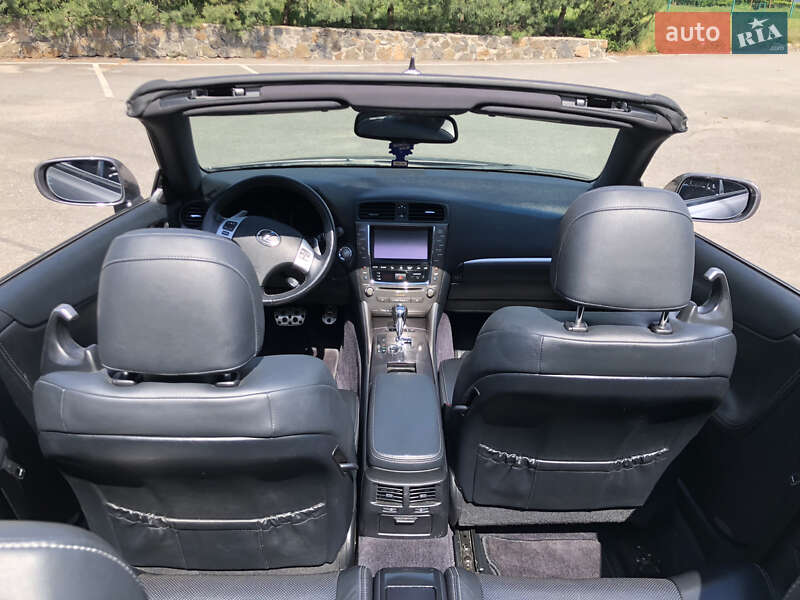 Седан Lexus IS 2014 в Гнивани