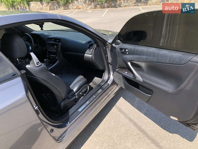 Седан Lexus IS 2014 в Гнивани