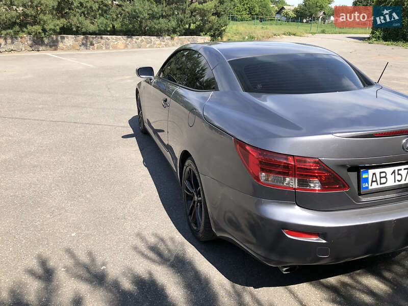 Седан Lexus IS 2014 в Гнивани