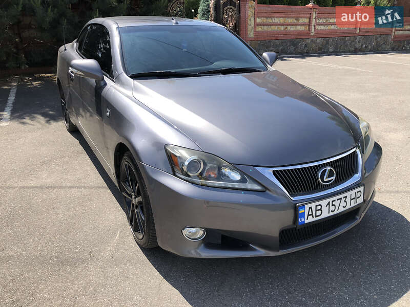 Седан Lexus IS 2014 в Гнивани