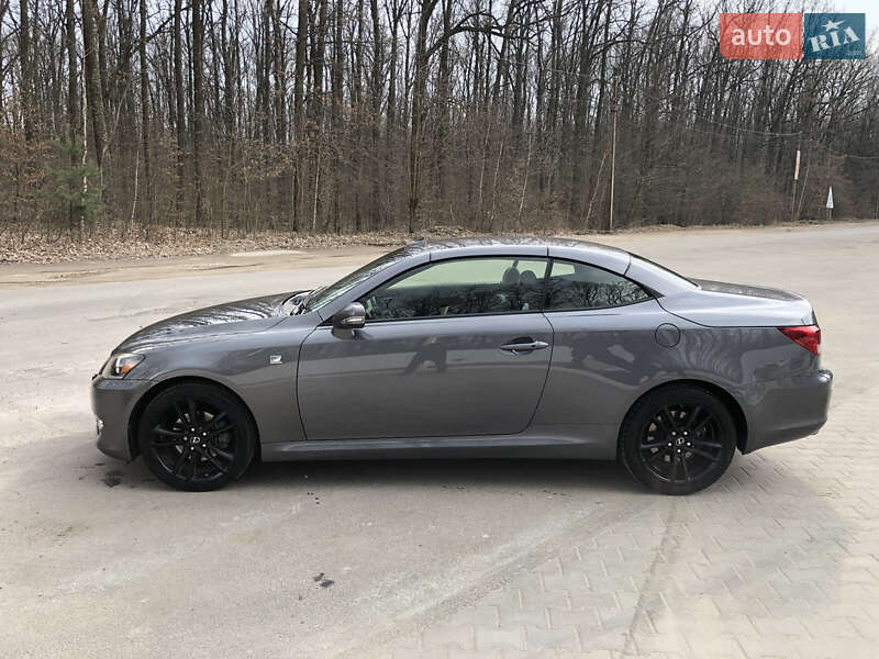 Седан Lexus IS 2014 в Гнивани