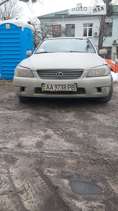 Седан Lexus IS 2000 в Києві