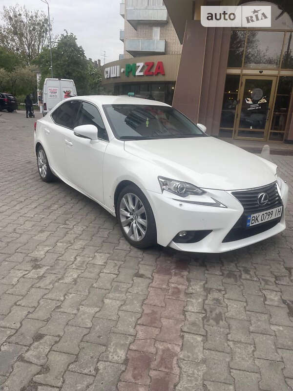 Седан Lexus IS 2014 в 