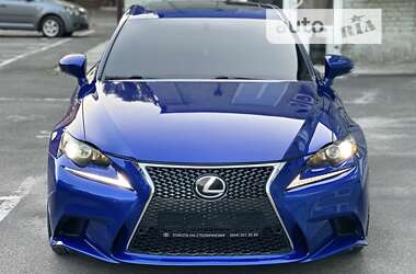 Седан Lexus IS 2016 в 