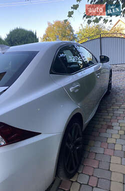 Седан Lexus IS 2014 в Тячеве