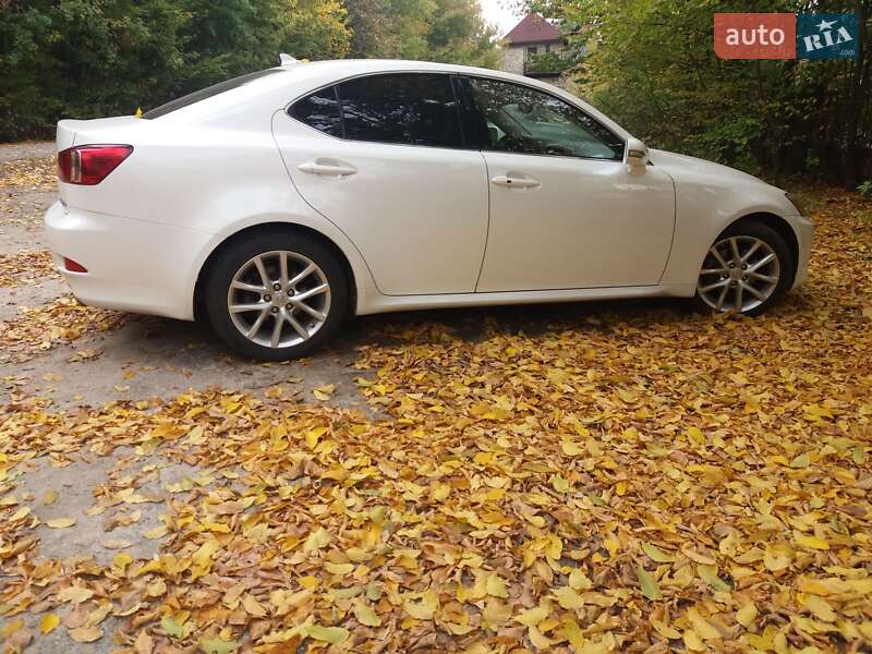 Седан Lexus IS 2013 в Хмельницком