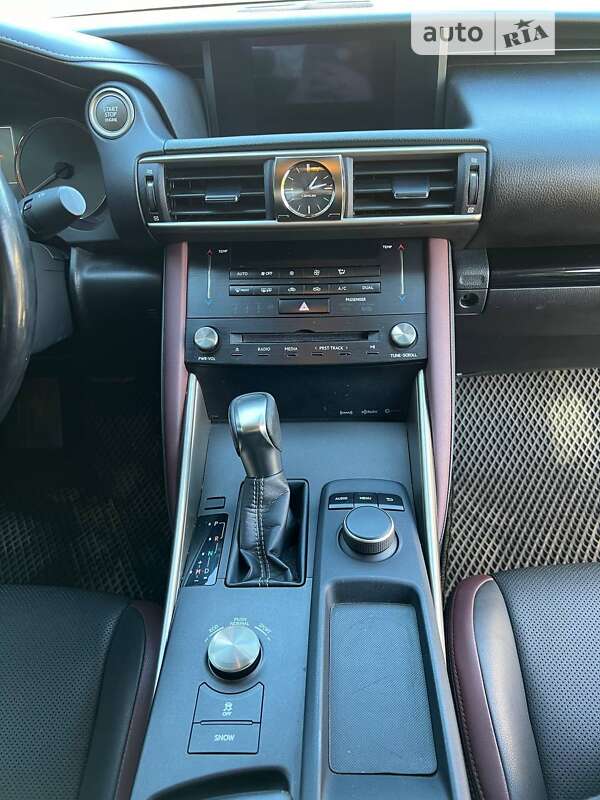 Седан Lexus IS 2017 в Днепре