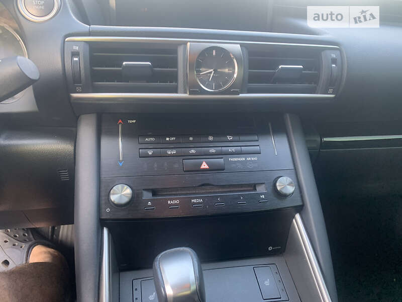 Седан Lexus IS 2017 в Николаеве