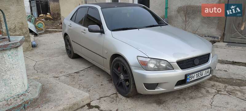 Седан Lexus IS 2001 в Одесі